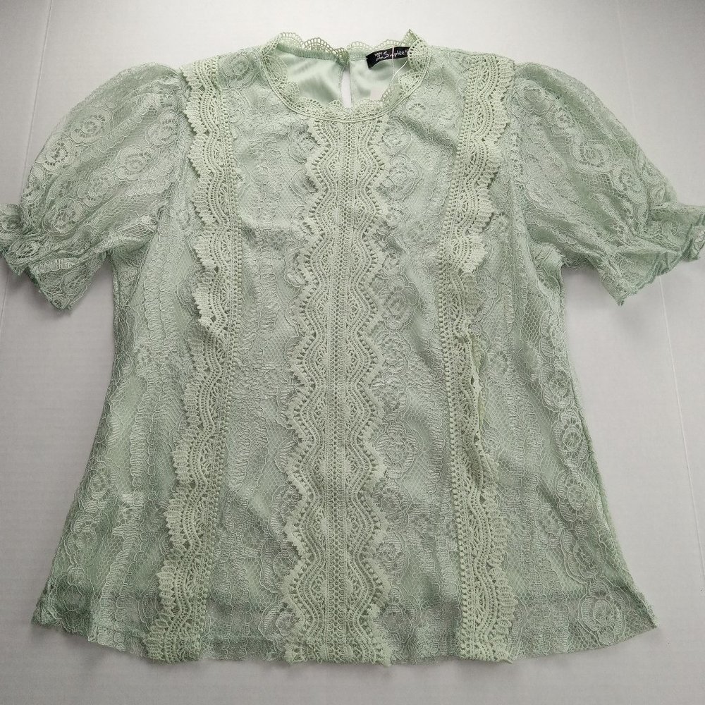 Simplee Women's Pullover Blouse Size Small Pale Green Lace Short Sleeves Lined